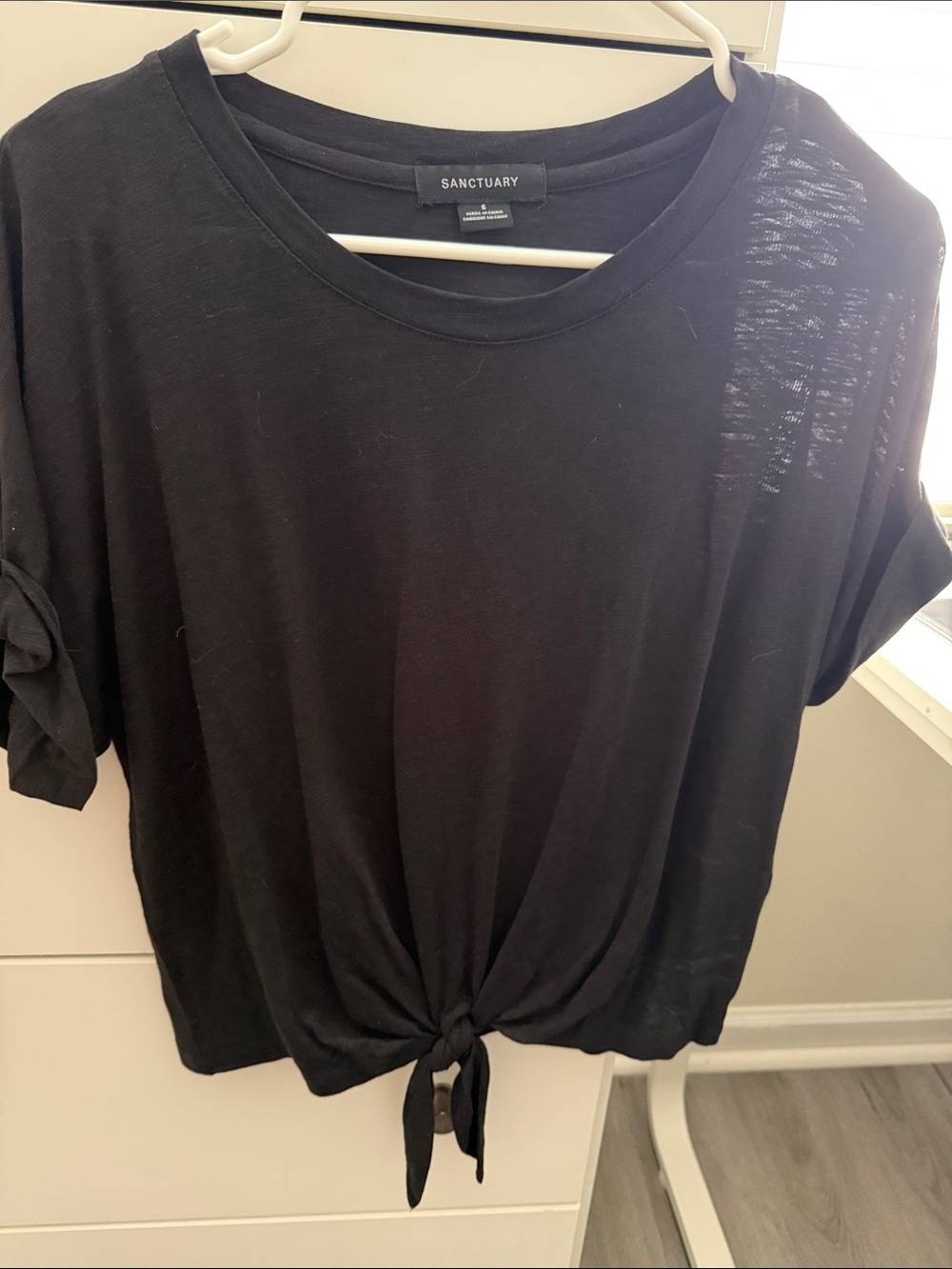 Sanctuary Black Tie-Front Short Sleeve Crop Top